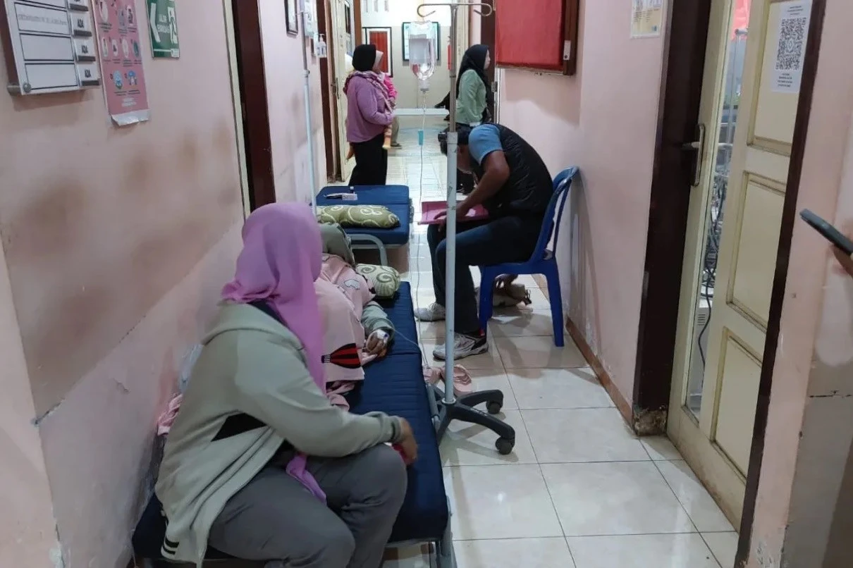 Puluhan Lansia di Blitar Keracunan Massal Seusai Menyantap Kolak Posyandu