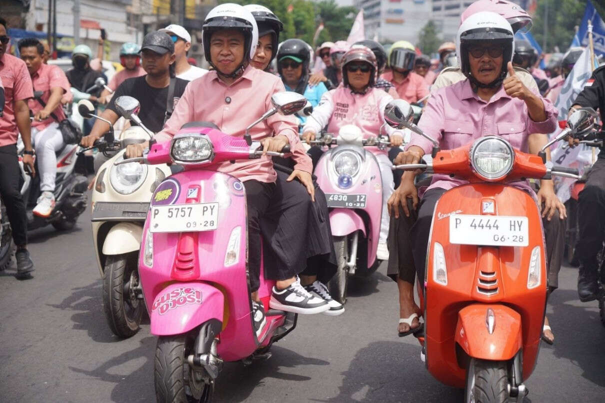 Gus Fawait dan Djoko Susanto Daftar ke KPU Jember Diiringi Ratusan Motor