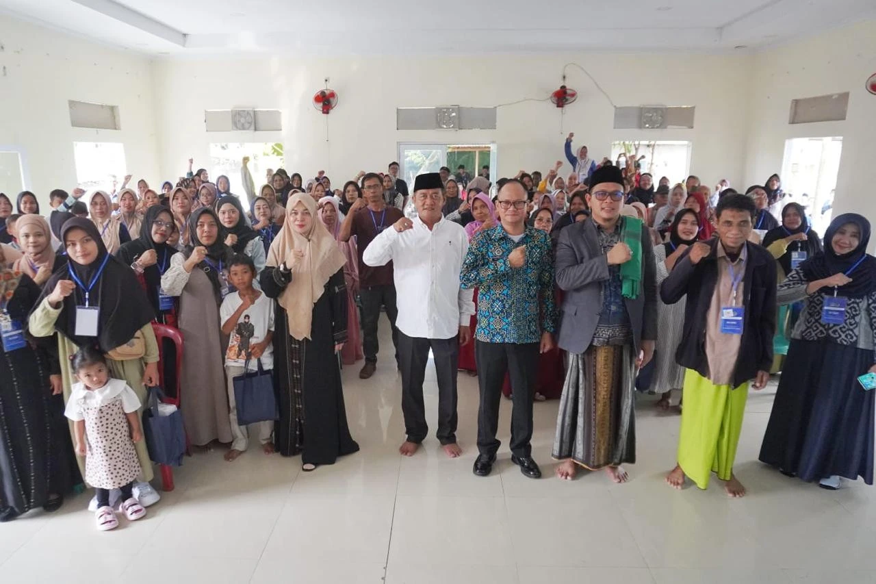 Komisi IX DPR RI Bersama BGN Edukasi Warga Karawang Tentang Program MBG