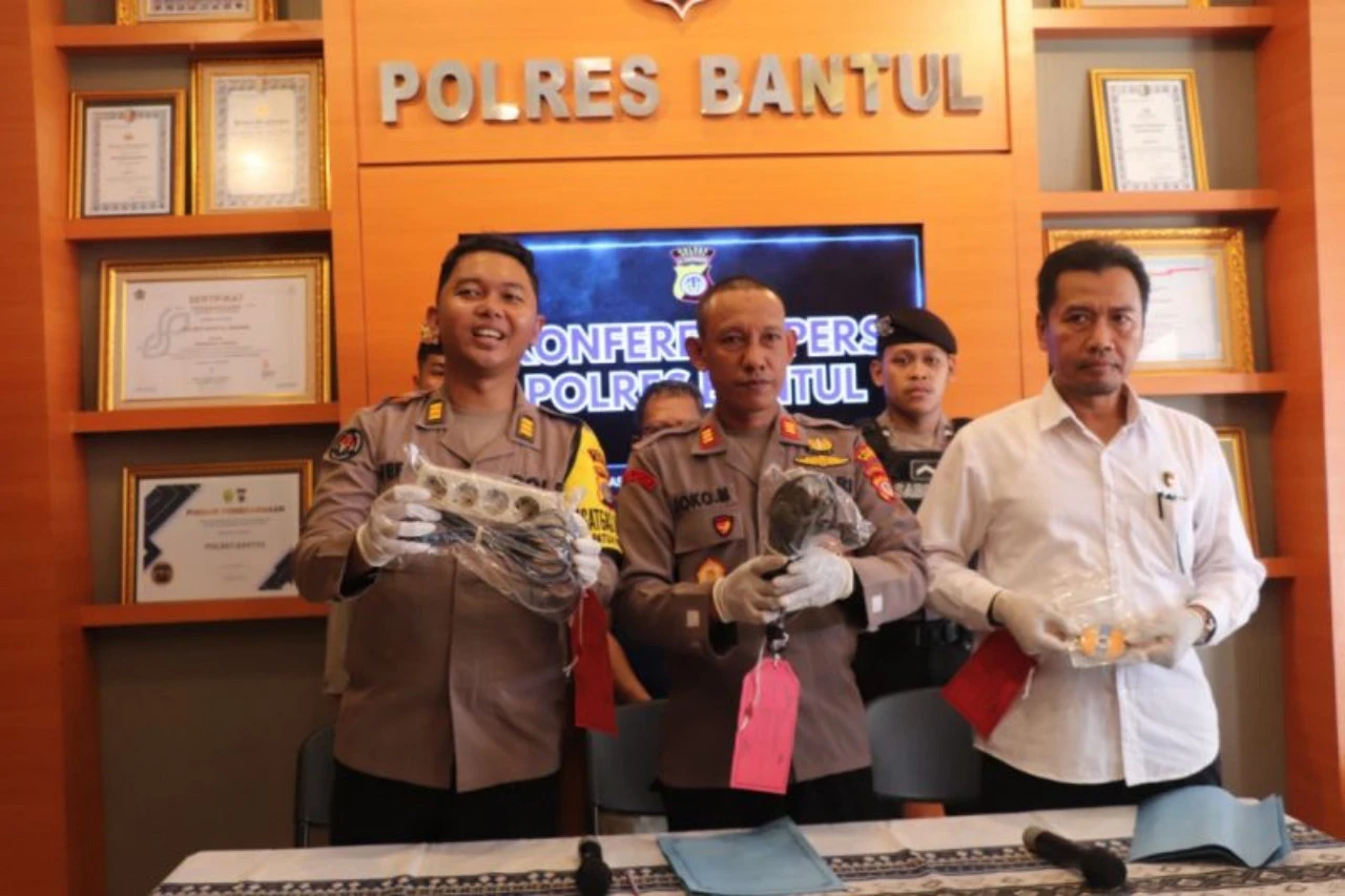 Modus Canggih, Pelaku Sewa Mobil dan Pasang Pelat Merah untuk Mencuri Rambu Lalu Lintas