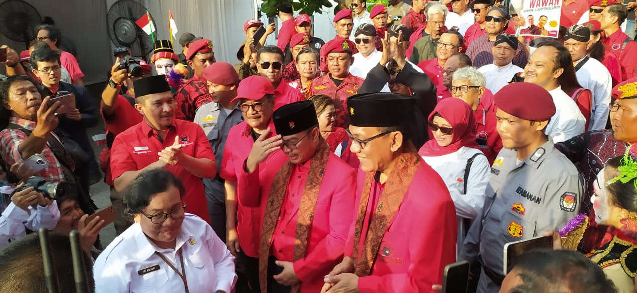 Diiringi Pawai Budaya, Hasto-Wawan Mendaftar Calon Wali Kota Jogja