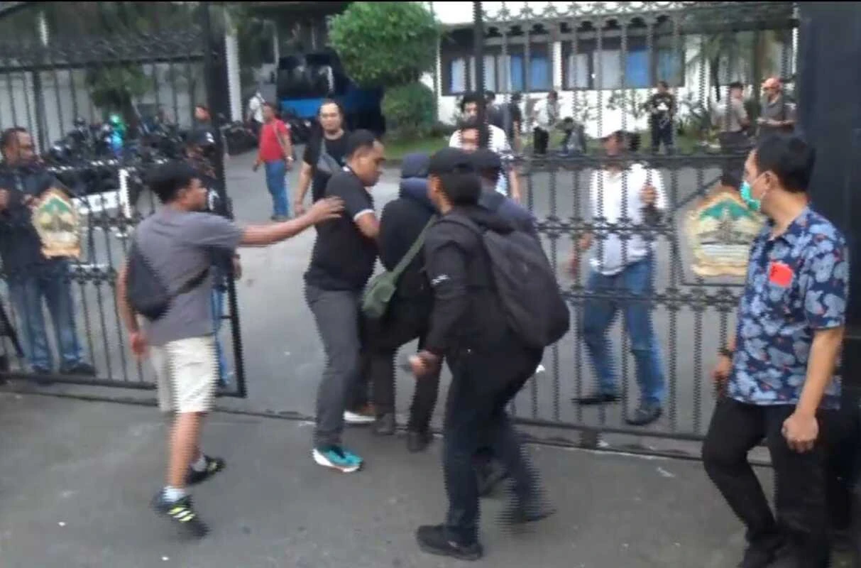 May Day di Semarang, Jurnalis Tempo Dipiting, Dipukuli Polisi, AJI Bereaksi Keras