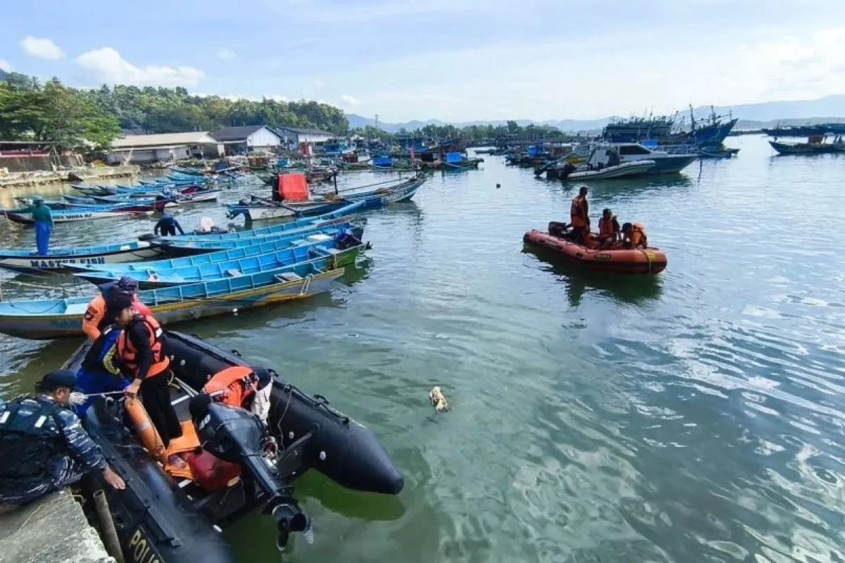 Warga Pacitan Hilang Terseret Ombak Saat Memancing, Hari Ketiga Belum Ditemukan