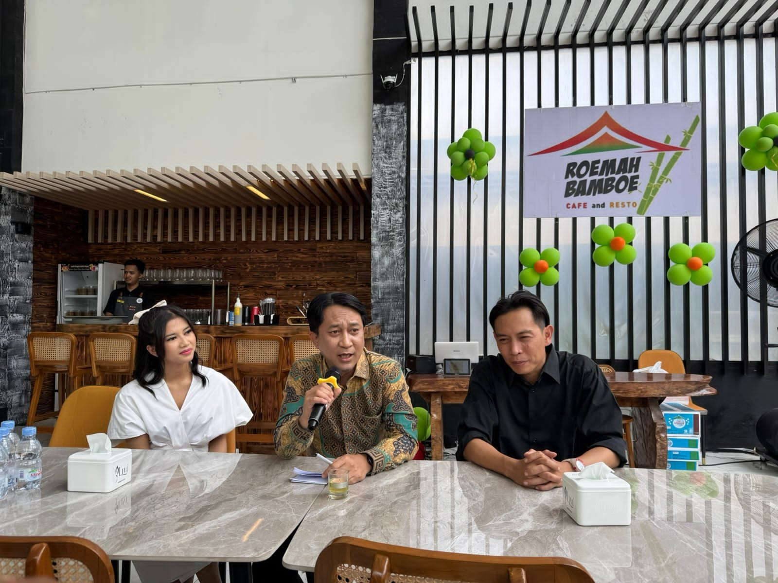 Restoran di Bandung Timur Ini Tawarkan Konsep Rumah Bambu yang Tak Biasa