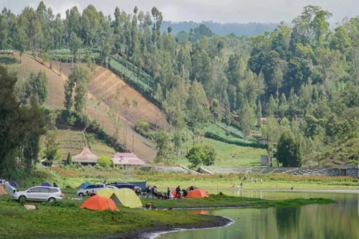 Nekat Bawa Pendaki Ilegal, Tour Leader Ini Diblacklist 5 Tahun di Gunung Semeru