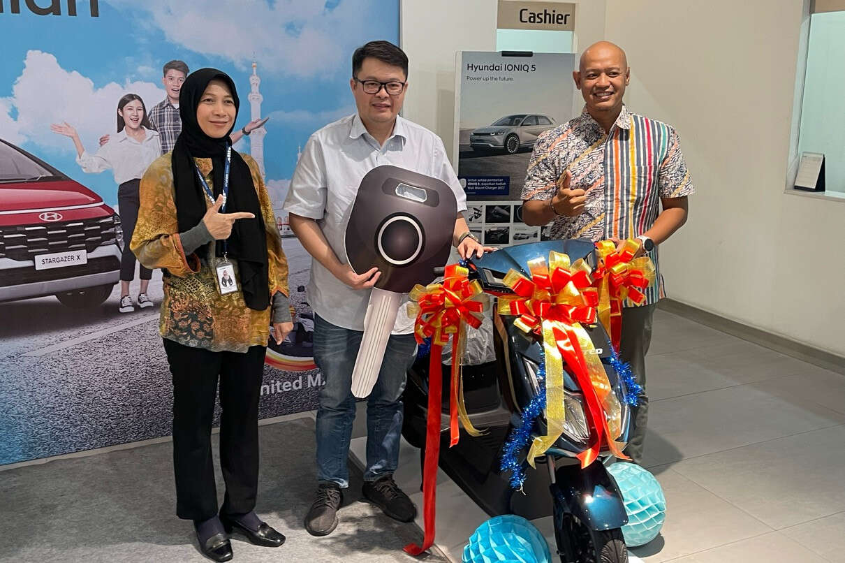 Manjakan Pelanggan, Hyundai Gowa Hadiahi Motor Listrik-Layanan Gratis di 32 Titik