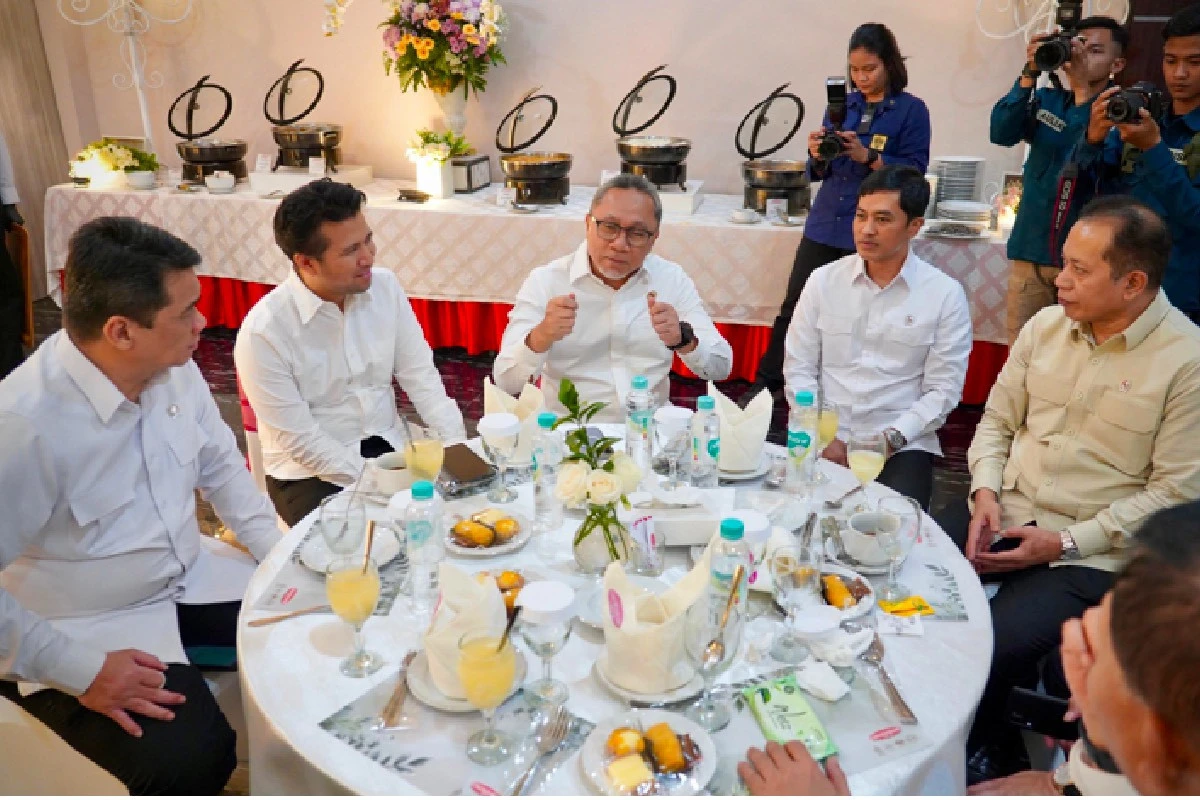 Wamenkop Ferry Juliantono Genjot Pembentukan Koperasi, Target 50 Persen Mei 2025