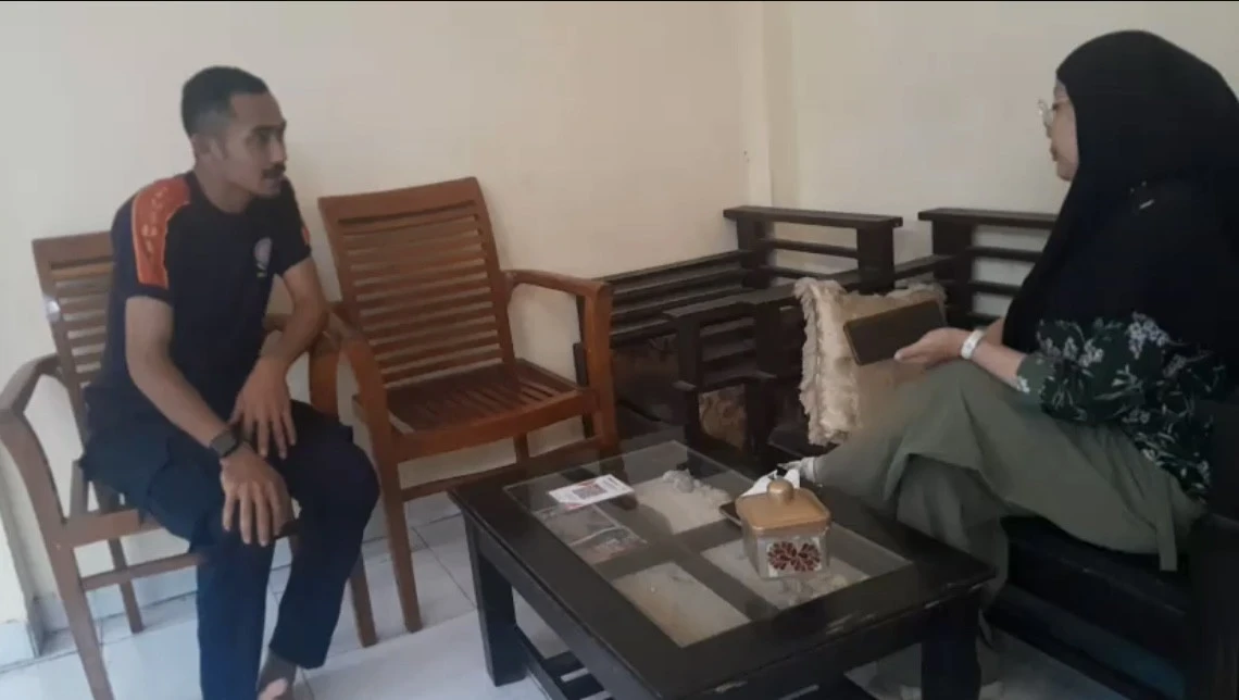 Viral, Seorang Ibu Curhat ke Damkar Depok Gegara Pengontrak Tak Bayar Sewa