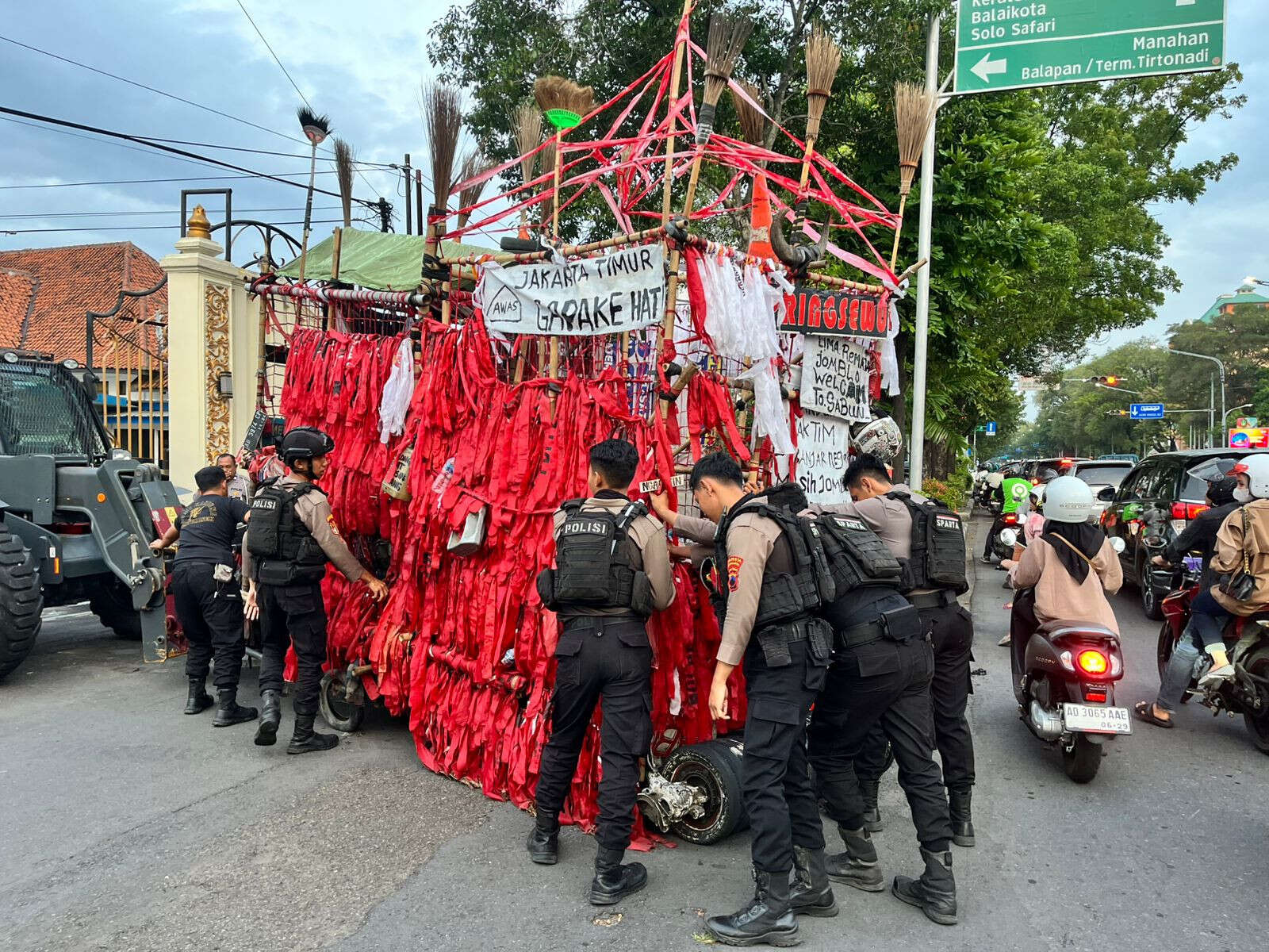 Memalak Warga, Lima Anak Punk di Solo Diamankan Polisi