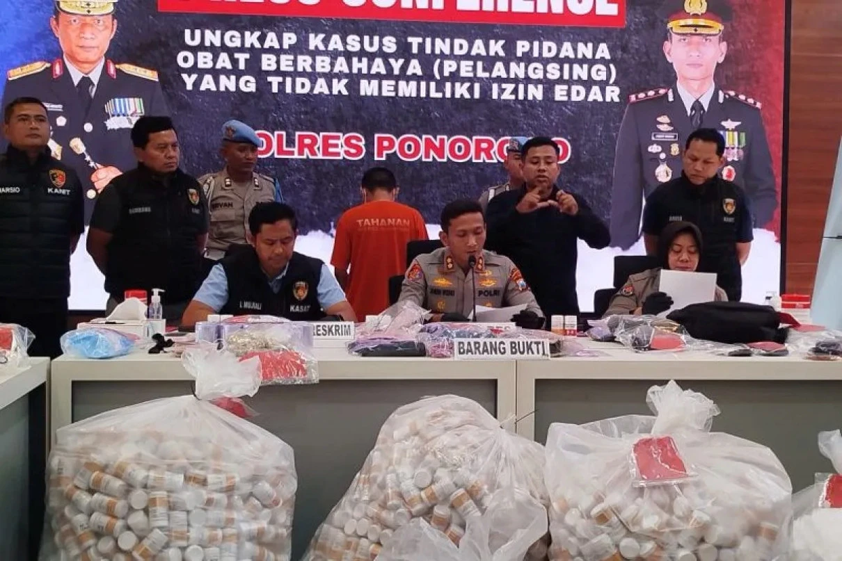 Polres Ponorogo Bongkar Produksi Penggemuk & Pelangsing Badan Ilegal, 2 Orang Ditangkap