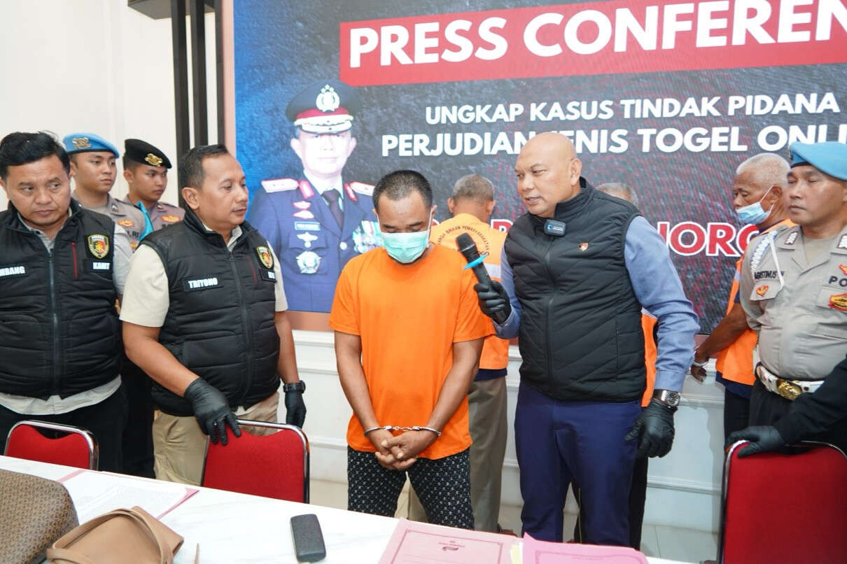 Polres Ponorogo Bongkar 3 Kasus Judi Online, Ringkus Pemain Hingga Pengelola