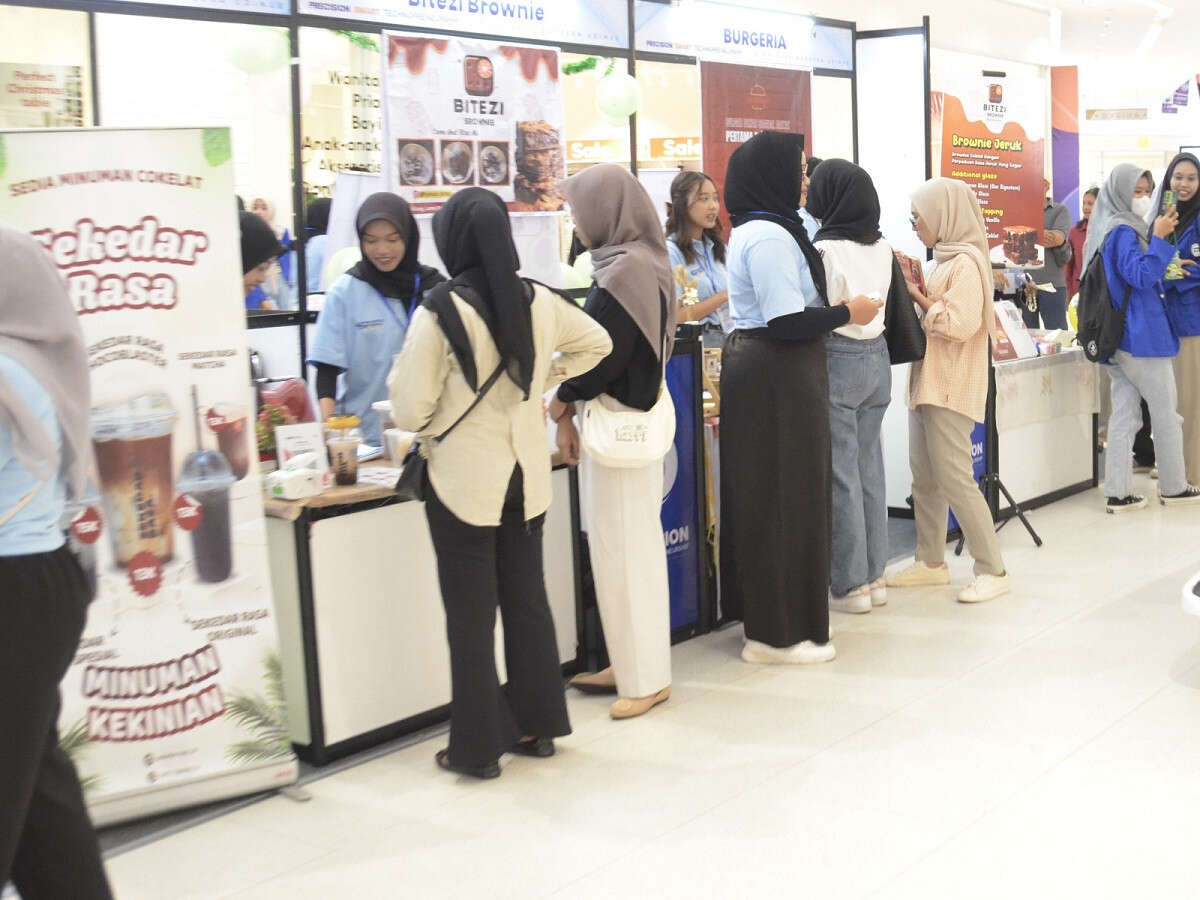 Mahasiswa Udinus Pamerkan Kreasi di Expo & Demo Day, Simulasi Pasar Hingga Bertemu Investor