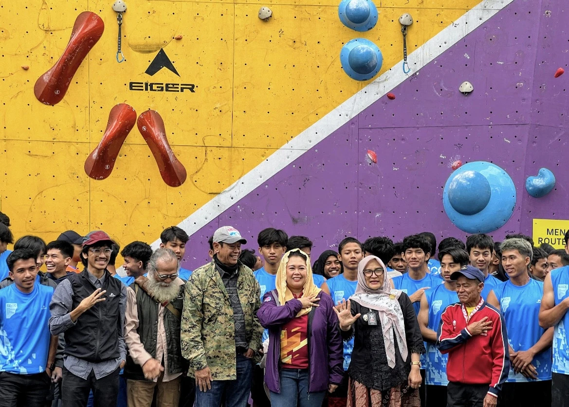 Eiger Adventure Gelar Kompetisi Panjat Tebing EISCC