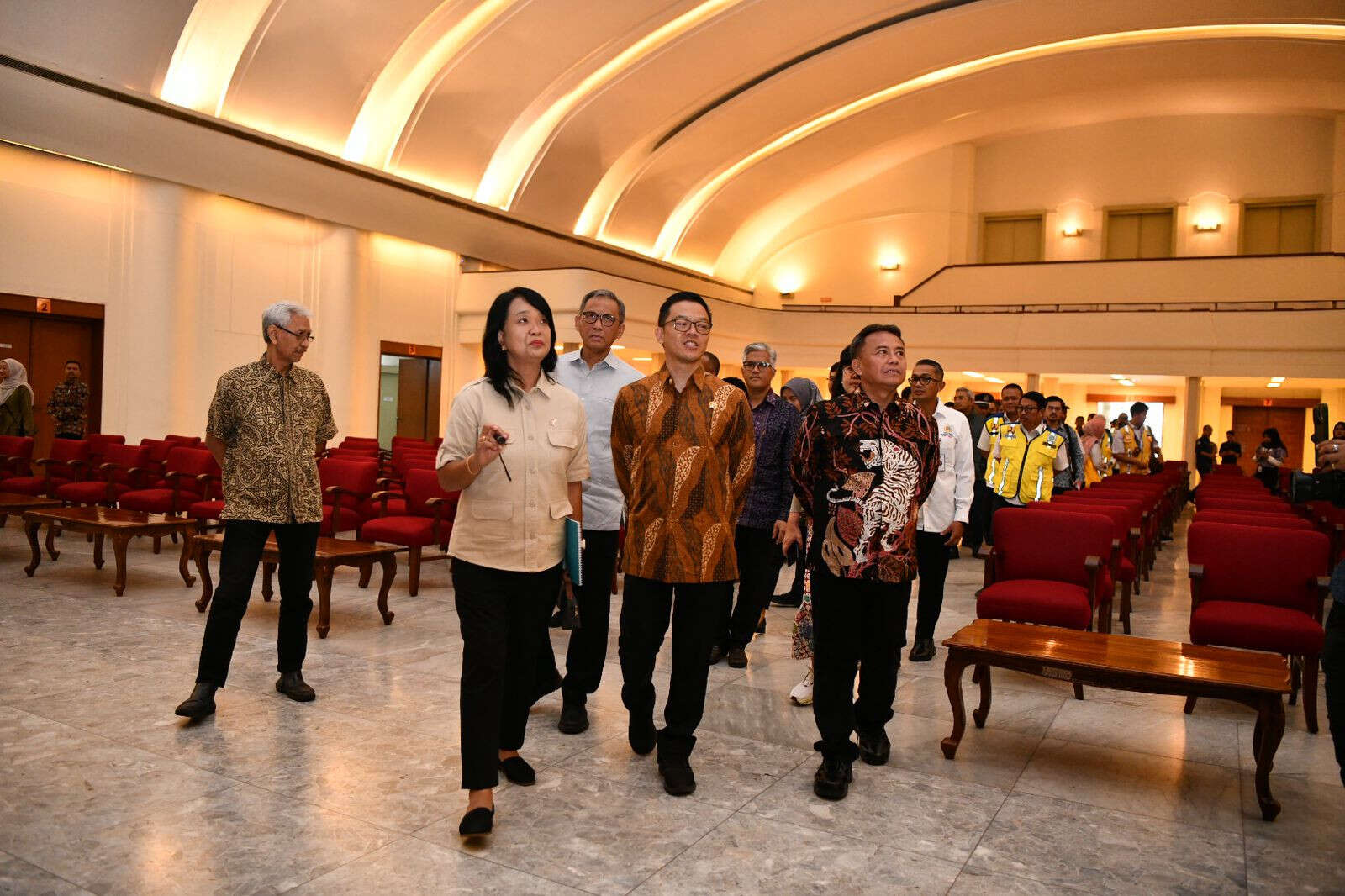 Menteri Luar Negeri Sugiono Janjikan Perbaikan Menyeluruh Gedung Merdeka Bandung