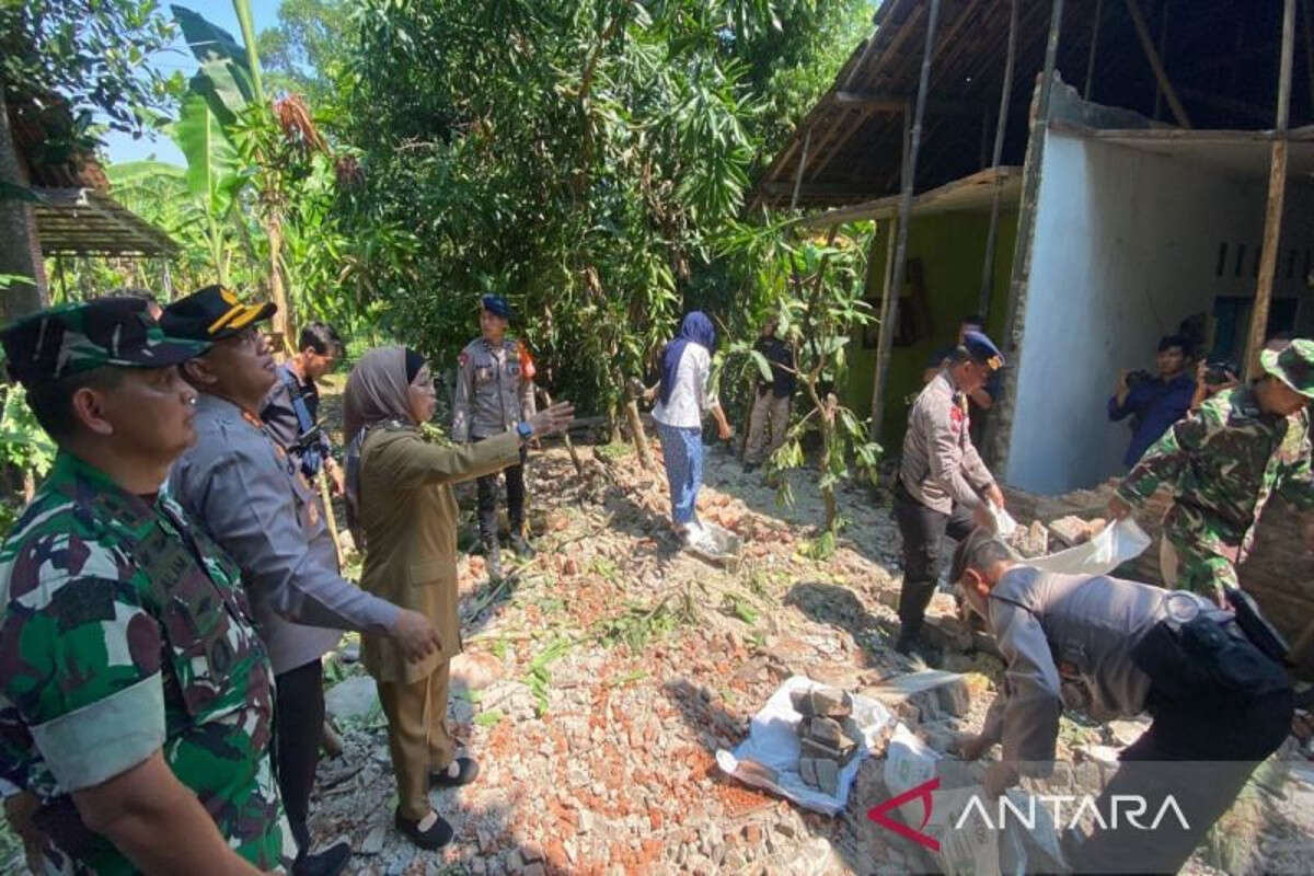 Akibat Gempa, 271 Rumah & 30 Fasum di Batang Rusak