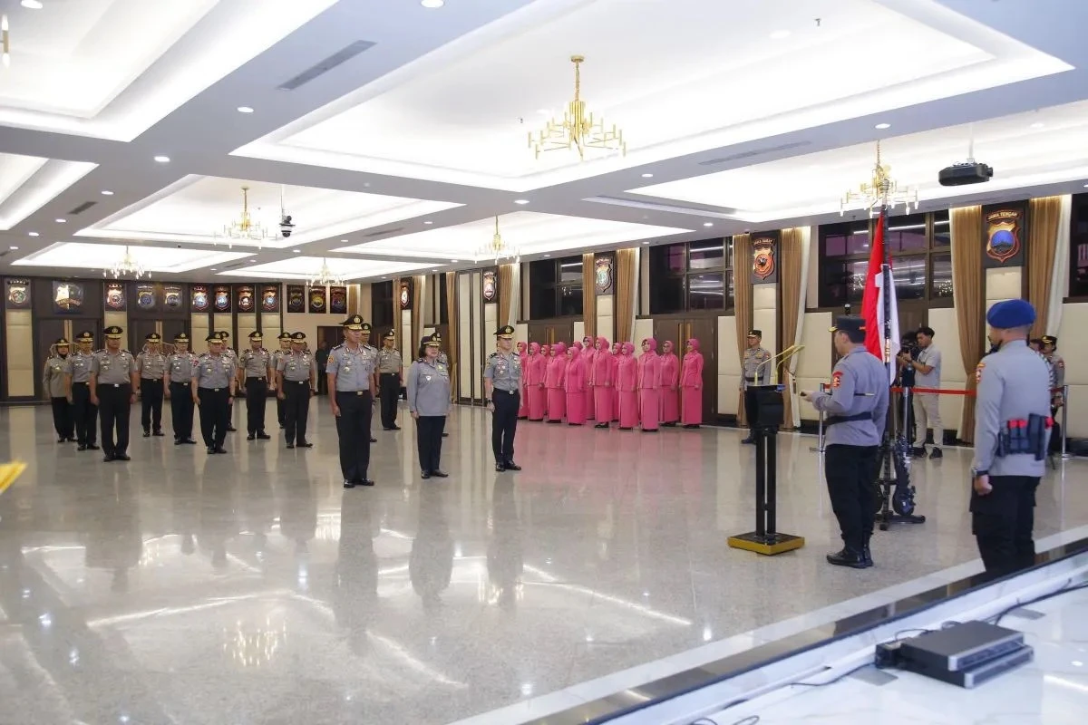 Kapolri Naikkan Pangkat Belasan Pati Polri, Irjen Winarto Jadi Komjen