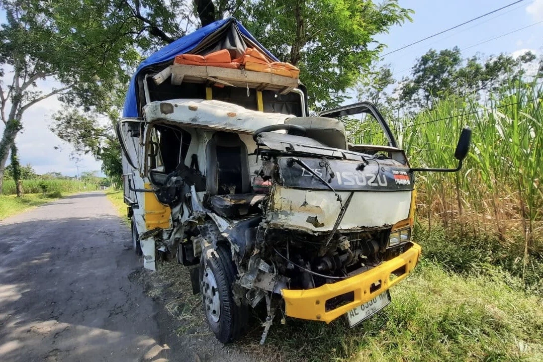 Tabrakan Beruntun di Ngariboyo Magetan, 3 Orang Luka Ringan