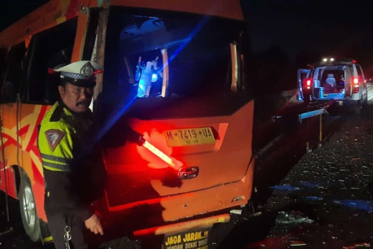 Minibus Tabrak Truk di Tol Pasuruan, 5 Orang Tewas, Begini Kronologinya