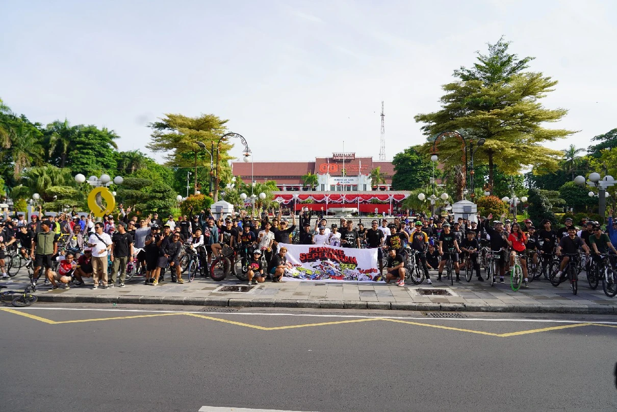 Pokoke Sepedahan Fest Warnai Minggu Pagi Surabaya: Gowes, Musik, dan UMKM Lokal Bersatu