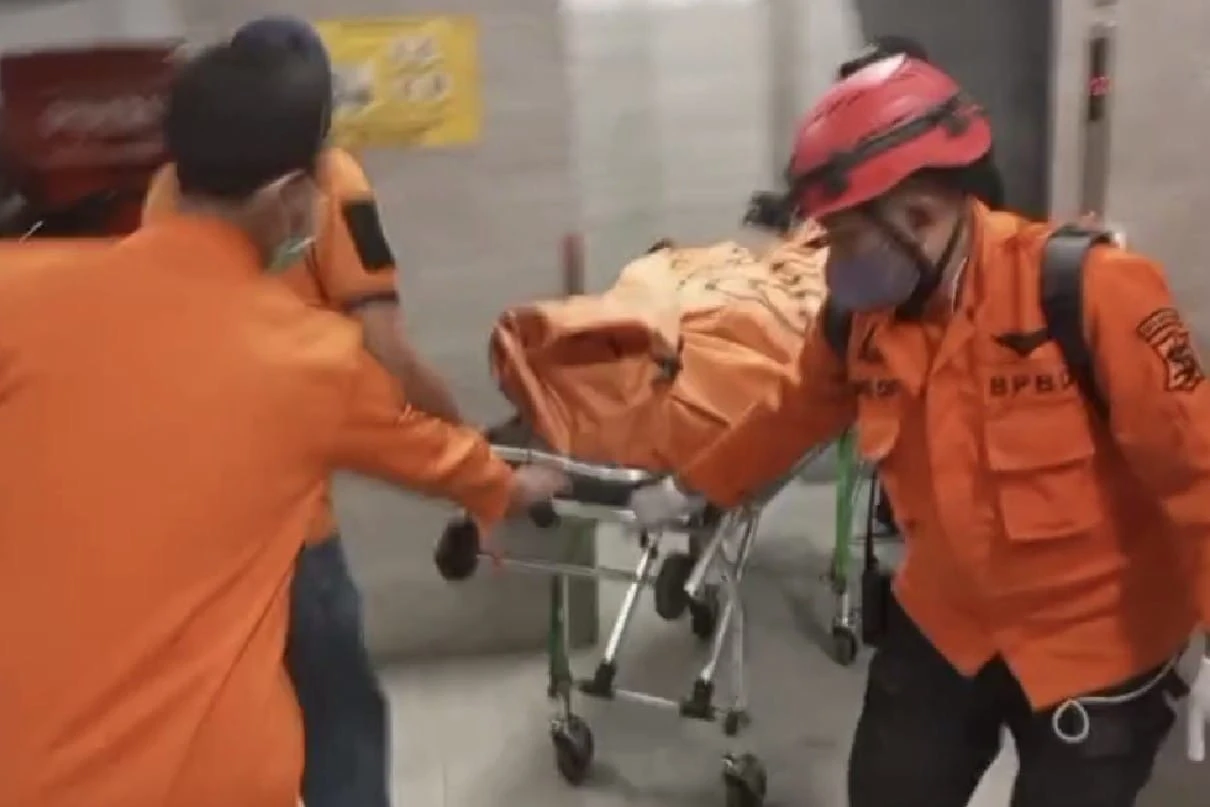 Pria Asal Sinjai Tewas Terjatuh dari Lantai 5 Mal Tunjungan Plaza Surabaya