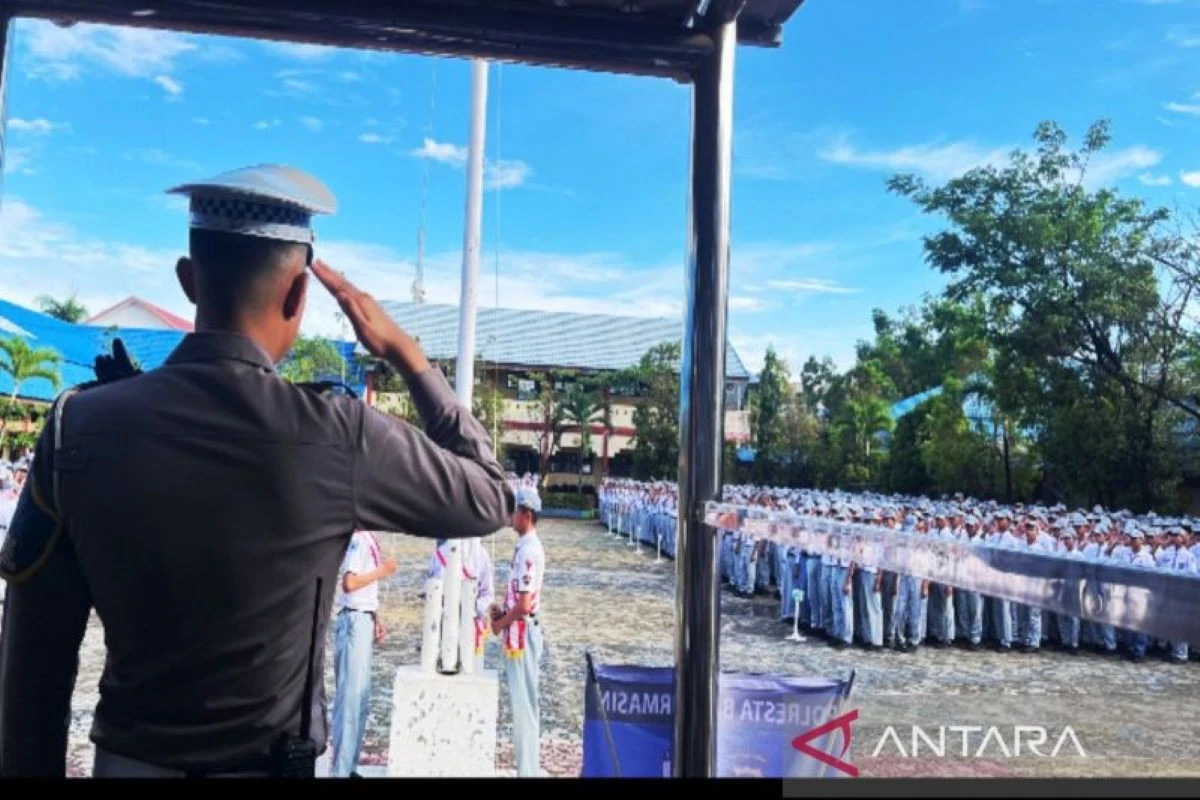 Pelajar di Banjarmasin Dibekali Cara Aman ke Sekolah