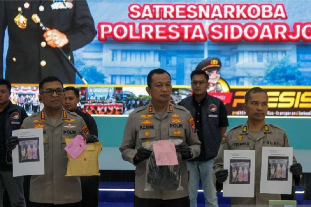 Dua WN Malaysia Ditangkap di Juanda, Selundupkan 1.290 Ml Narkoba Etomidate