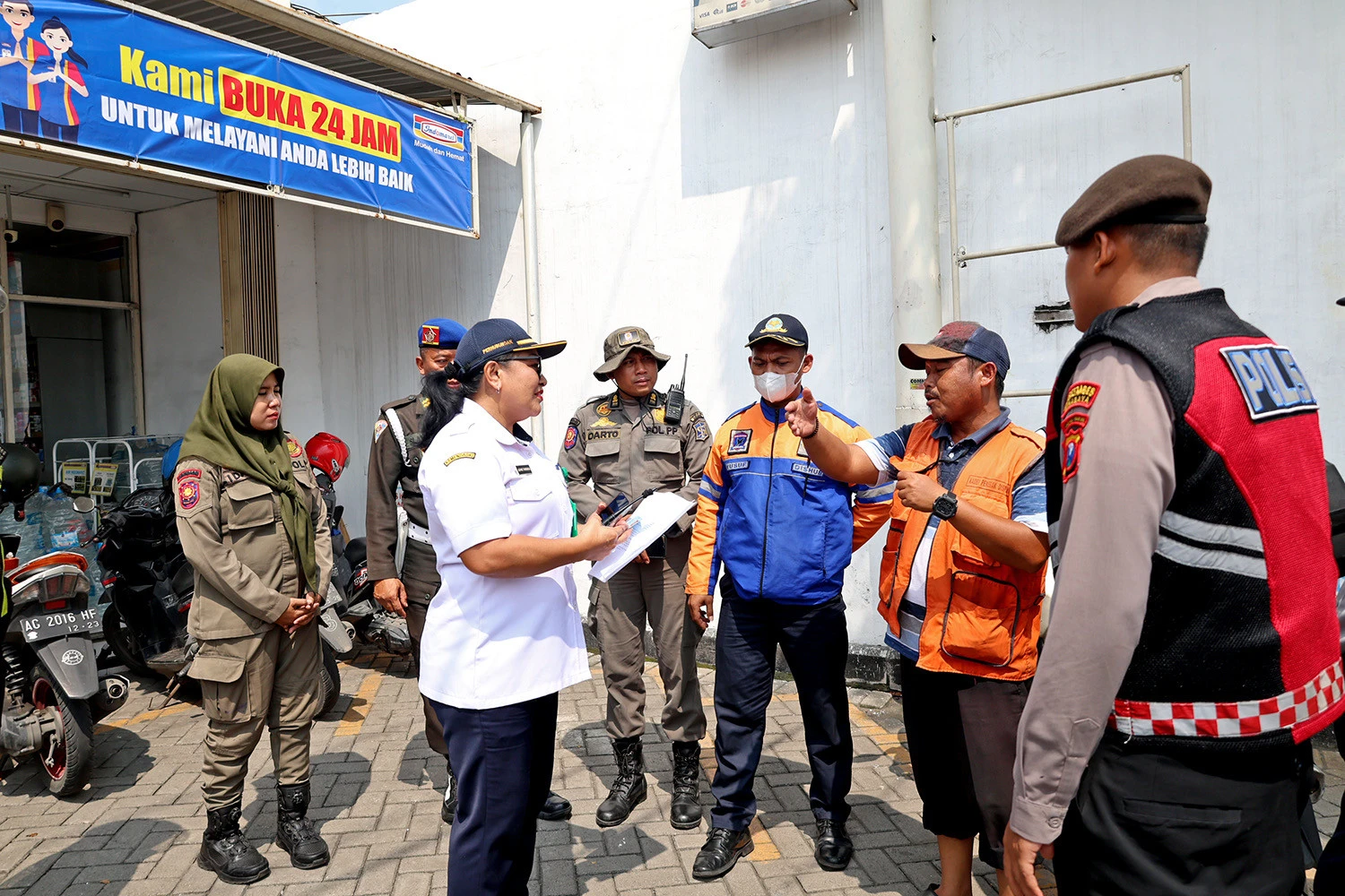 Jukir Liar Masih Marak, Dishub Surabaya Gelar Operasi di Toko Modern