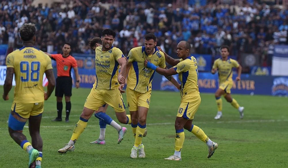 Respons Pelatih Persib Bojan Hodak Soal Kegagalan 2 Penalti ke Gawang PSIM
