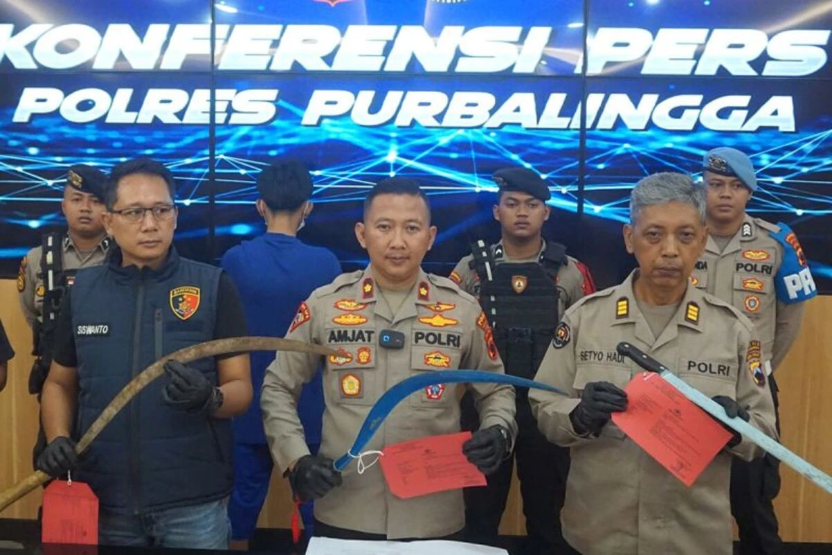 Geng ‘Misteri People’ Bikin Ulah di Purbalingga, Celurit & Golok Jadi Bukti