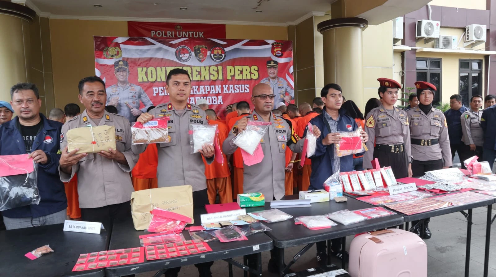 2 Wanita Selundupkan Tiga Kg Sabu-Sabu di Celana Dalam
