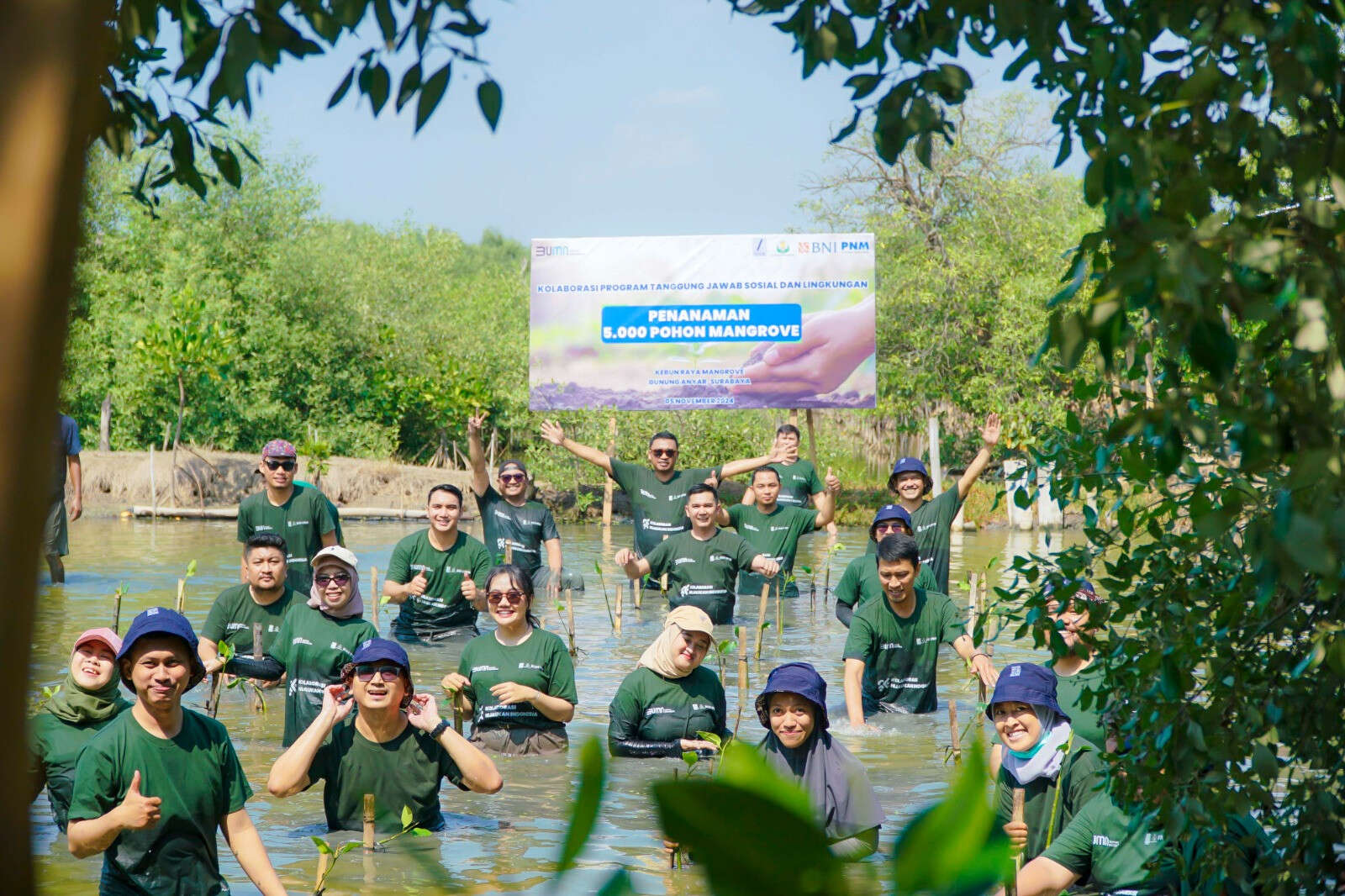 Lestarikan Lingkungan, SIER Tanam 5.000 Bibit Mangrove di KRM Surabaya