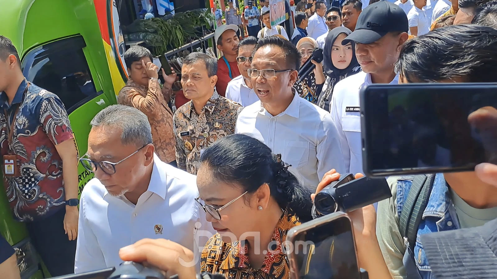 Zulhas Pastikan Koperasi Merah Putih jadi Senjata Lawan Tengkulak & Rentenir
