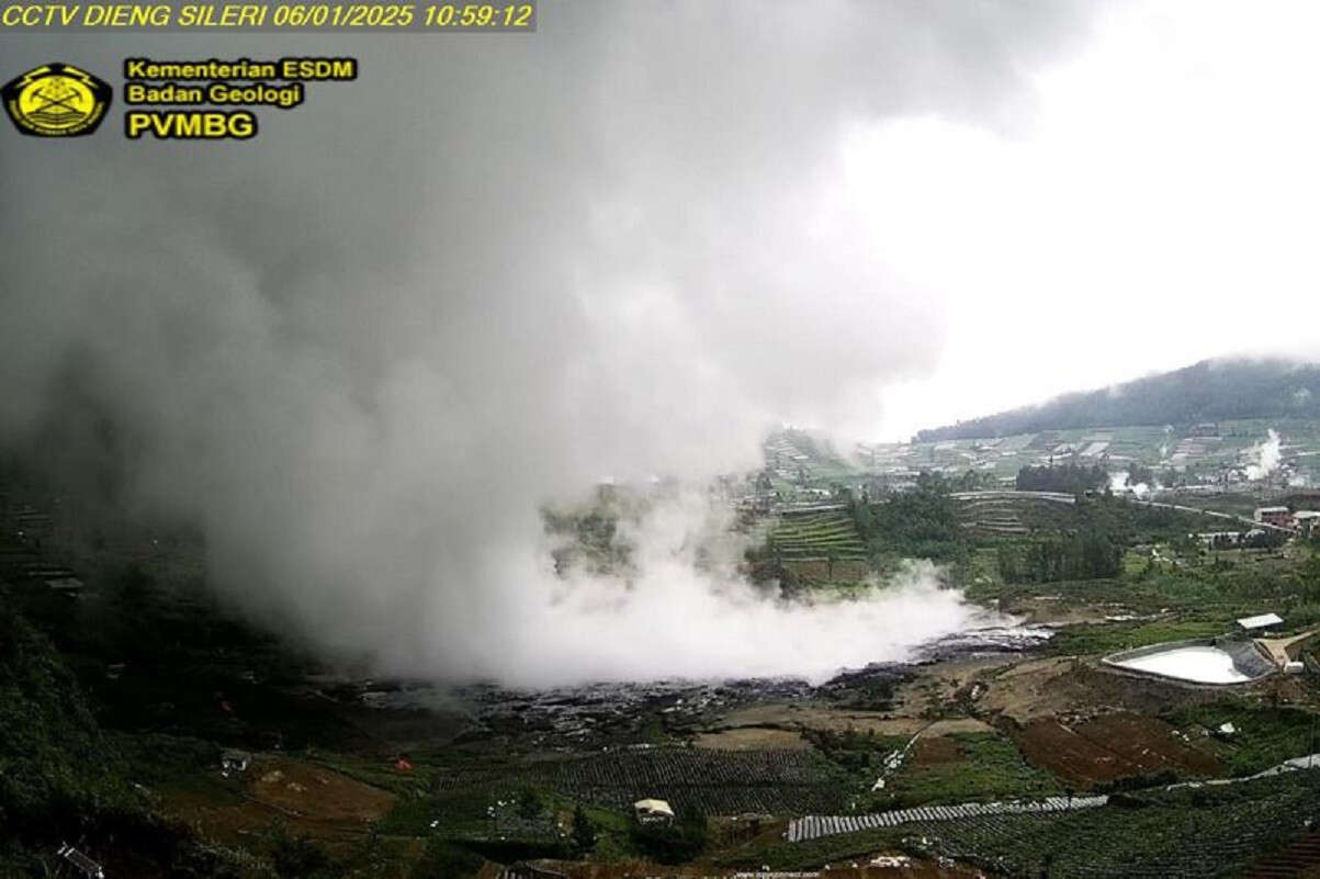 Semburan Lumpur Kawah Sileri Capai 40 Meter, Wisata Dieng Tetap Aman Dikunjungi