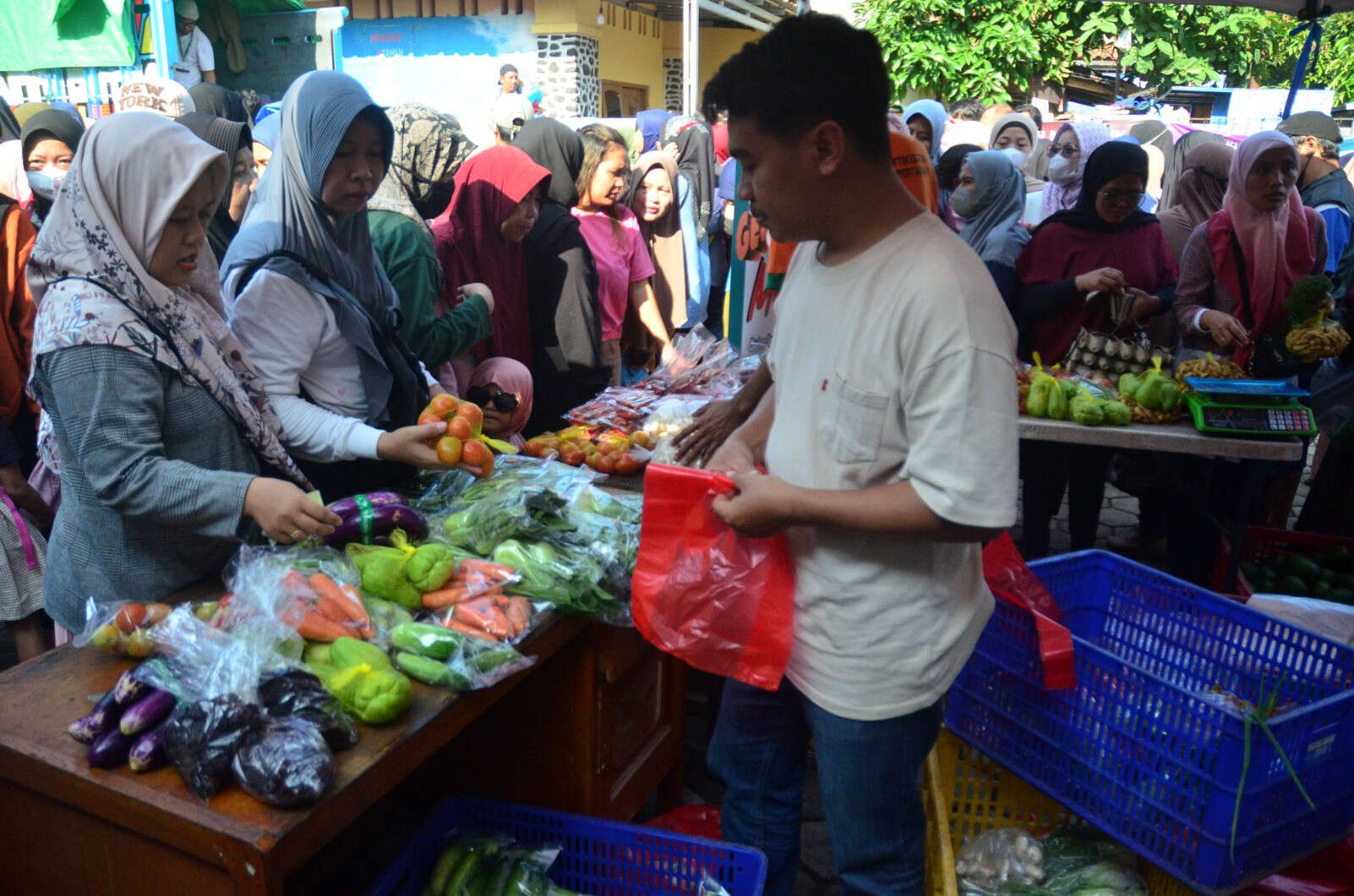 Tekan Harga Bapok di Pasaran, Gerakan Pangan Murah Keliling Pemkab Bogor Digelar hingga Lebaran