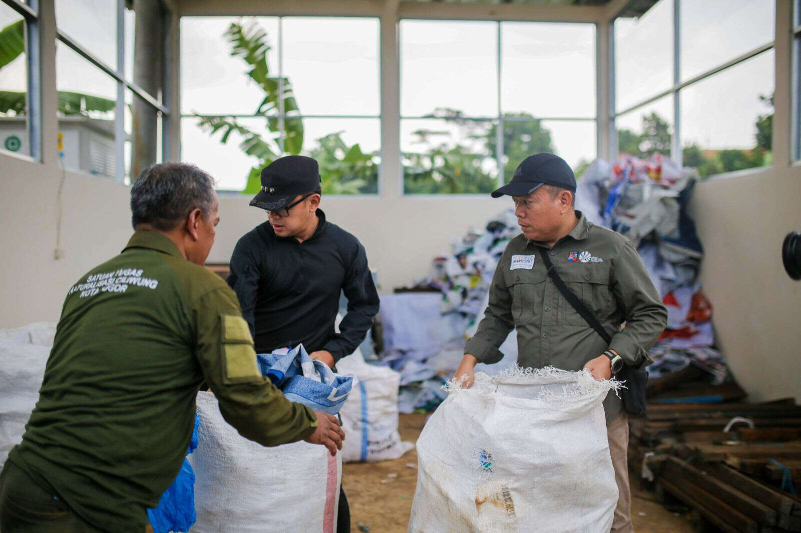 Pemkot Bogor Sulap Sampah Alat Peraga Kampanye Jadi Bahan Konstruksi