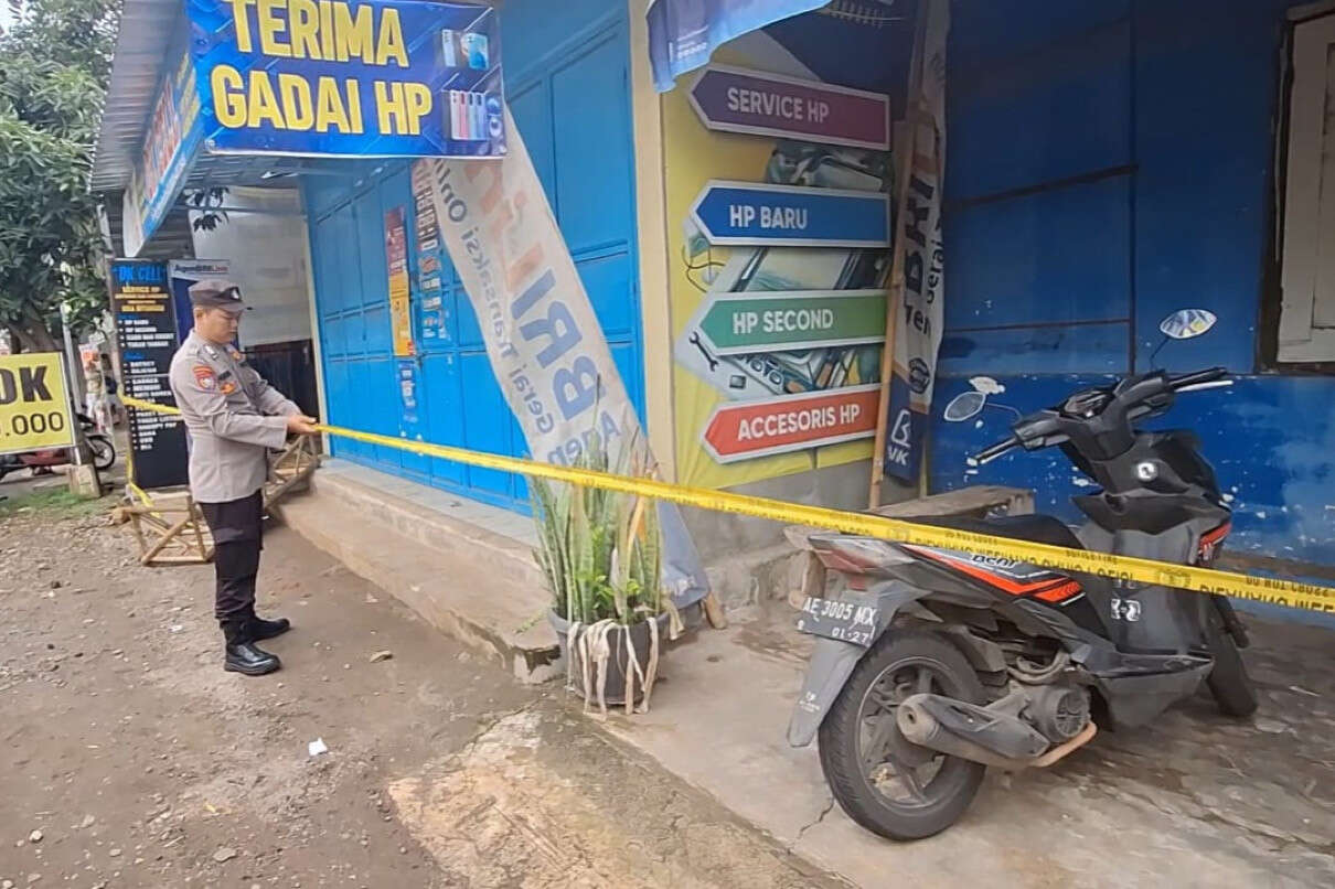 Maling Bobol Toko Handphone di Magetan, Gasak 70 Unit & Curi Uang Rp20 Juta