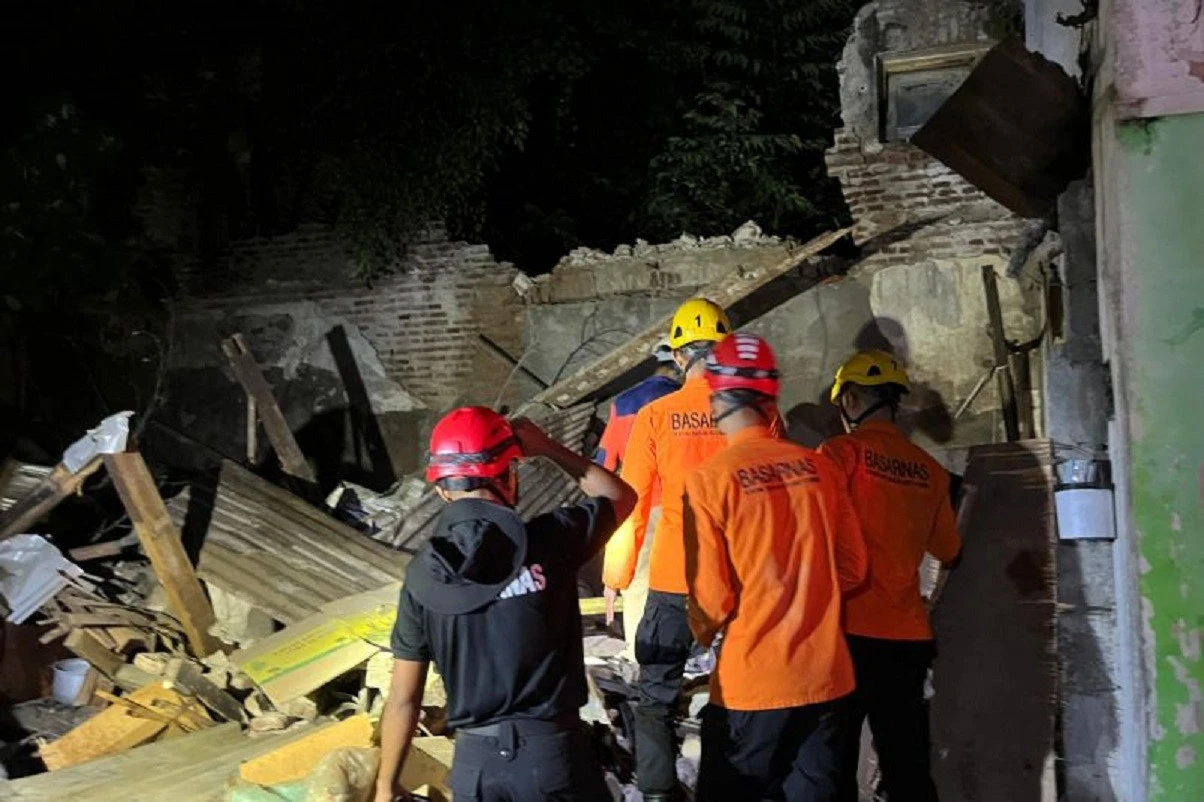 Rumah Tua di Kawasan Pecinan Semarang Roboh Tengah Malam, Satu Orang Tewas