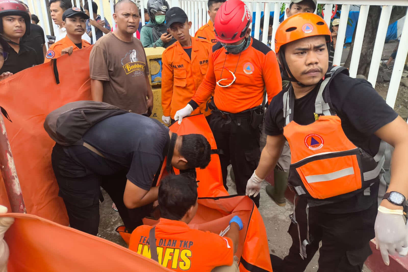 Warga Wonokromo Digegerkan Penemuan Jenazah Bayi di Pintu Air Jagir