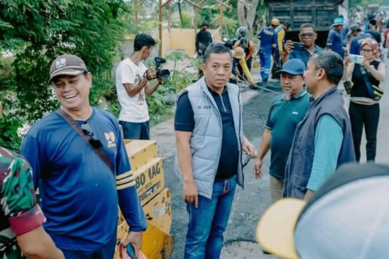 Bupati Karawang Geram, Perbaikan Jalur Pantura Hanya Tambal Sulam