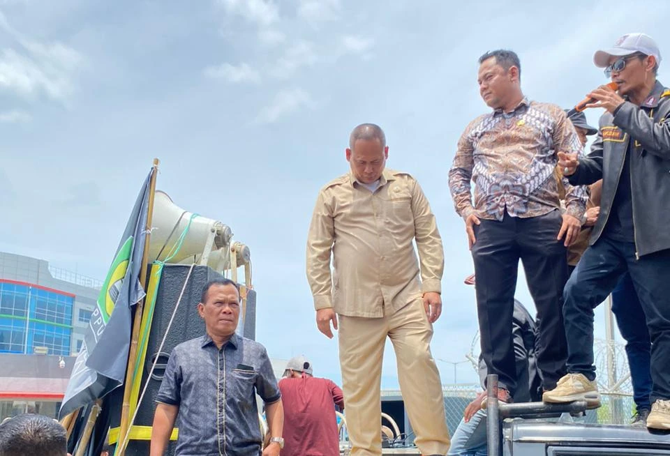 Mahasiswa Kritisi 4 Anggota DPRD Cilegon Ikut Demo di PT Lotte Chemical