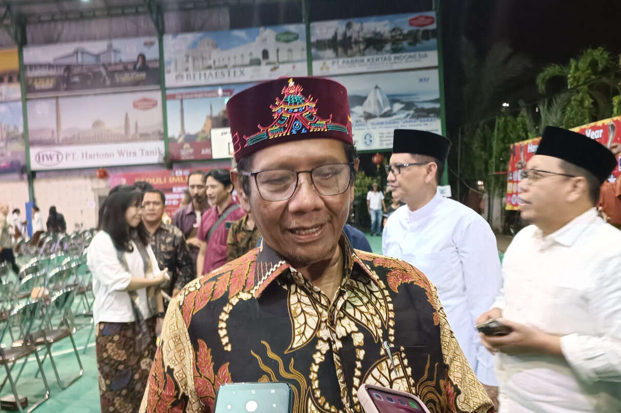 Mahfud MD Bicara Demokrasi di Haul ke-15 Gus Dur di Surabaya