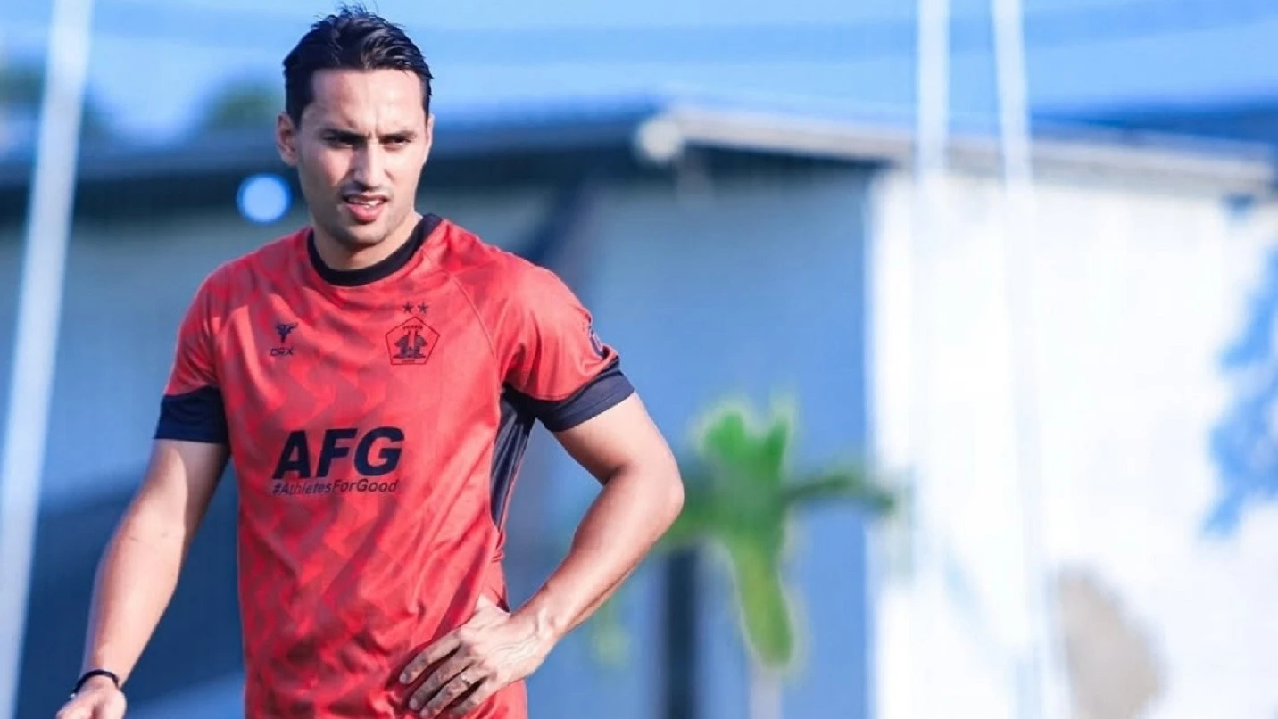 Ezra Walian Diragukan Tampil Lawan Persijap, Persik Kediri Tak Mau Ambil Risiko