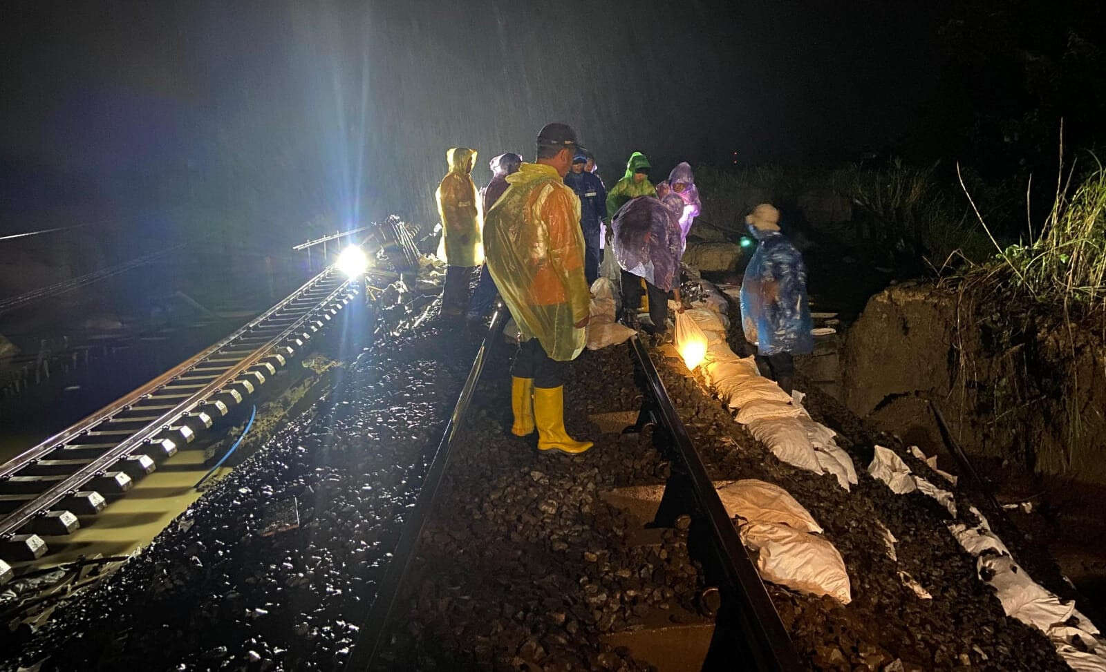 Grobogan Banjir Lagi, Jalur Kereta Api Ditutup