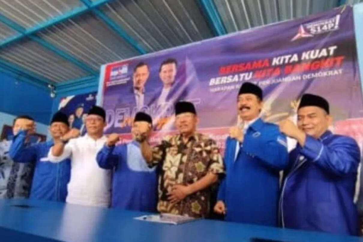 Fattah Jasin Daftar Pilkada Pamekasan ke Demokrat Didampingi Imam Utomo