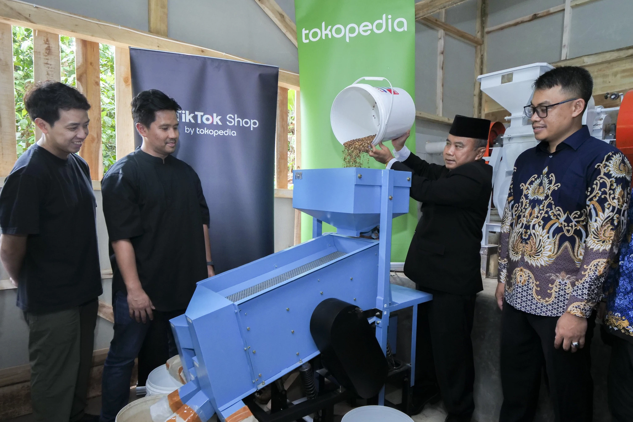 Pemprov Jabar Sambut Baik Inisiatif Tokopedia Dukung Produktivitas Petani Kopi Excelsa Sumedang