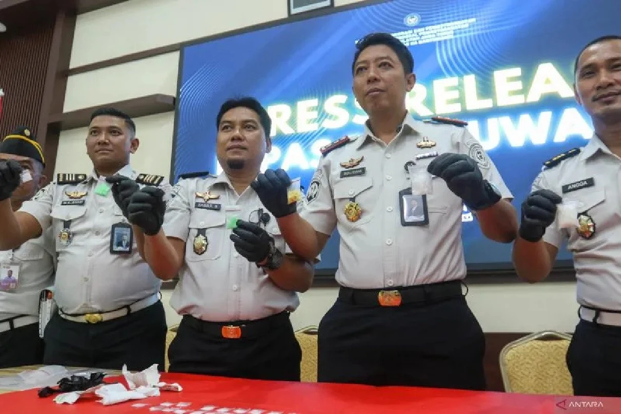 2 Napi Tepergok Ambil Narkoba yang Dilempar dari Luar Tembok Lapas Banyuwangi