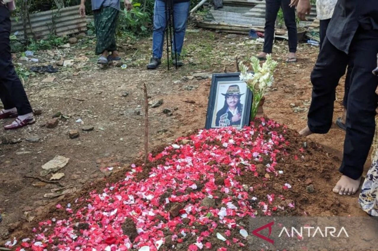 Musisi Dangdut Jhony Iskandar Wafat, Mendiang Dikebumikan di Pemakaman Keluarga di Bogor