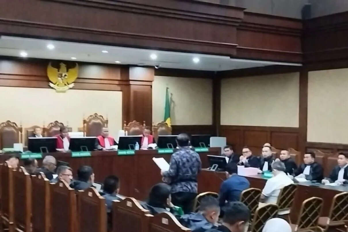 3 Hakim PN Surabaya Didakwa Terima Gratifikasi & Suap Rp4,67 Miliar