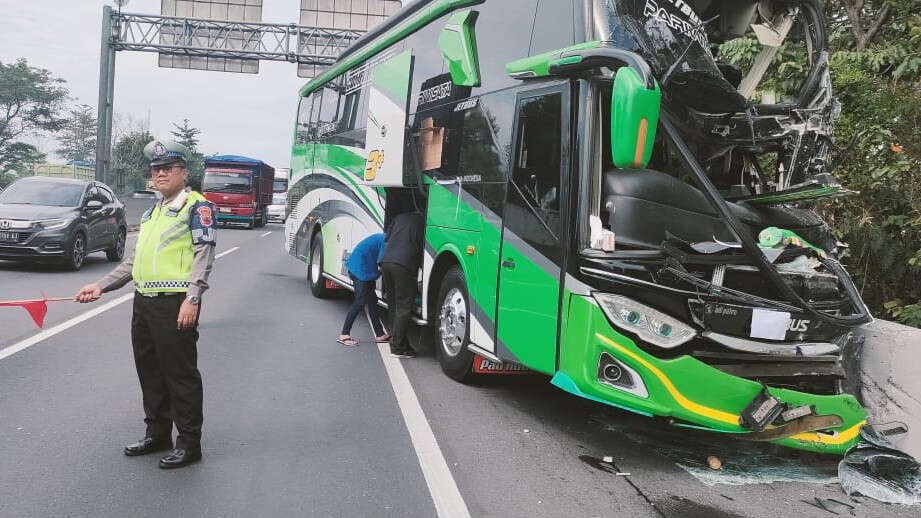 Mau Studi Banding ke Demak, Bus Siswa SMK Purworejo Kecelakaan di Tol Semarang