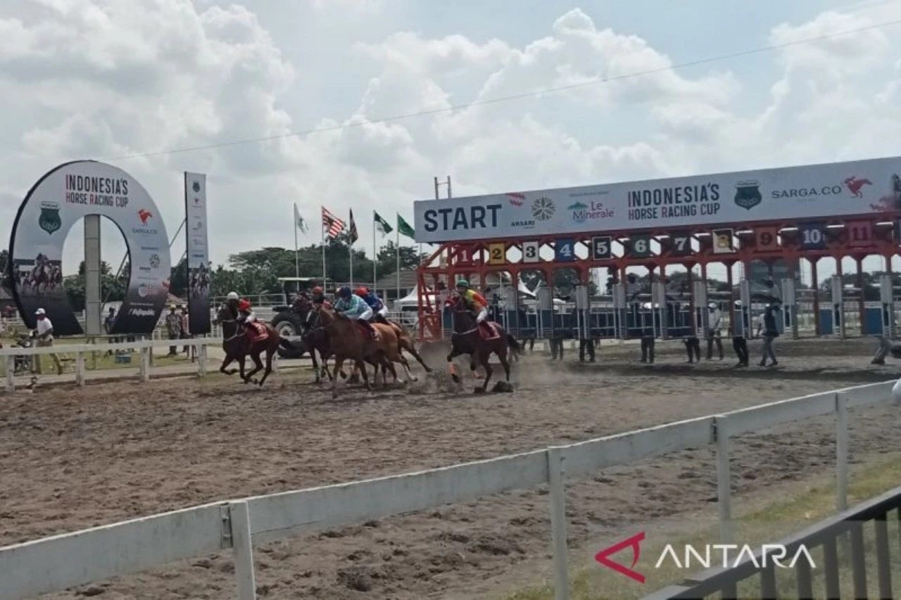 Ratusan Kuda Berpacu di Stadion Sultan Agung Bantul
